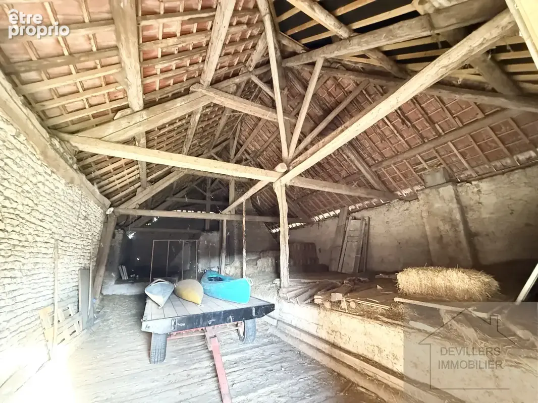 Ferme à rénover avec grange et dépendances à tarcenay-foucherans - photo 10