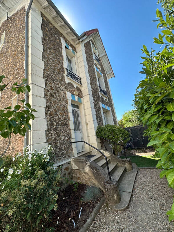 Appartement à LE PERREUX-SUR-MARNE