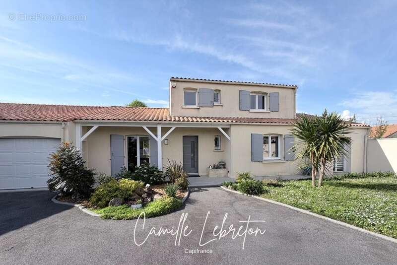 Maison à LA CHAPELLE-BASSE-MER