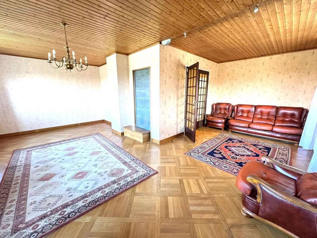 Maison à LONS-LE-SAUNIER