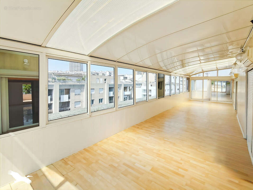 Appartement toit-terrasse au coeur du carré d'Or - photo 3