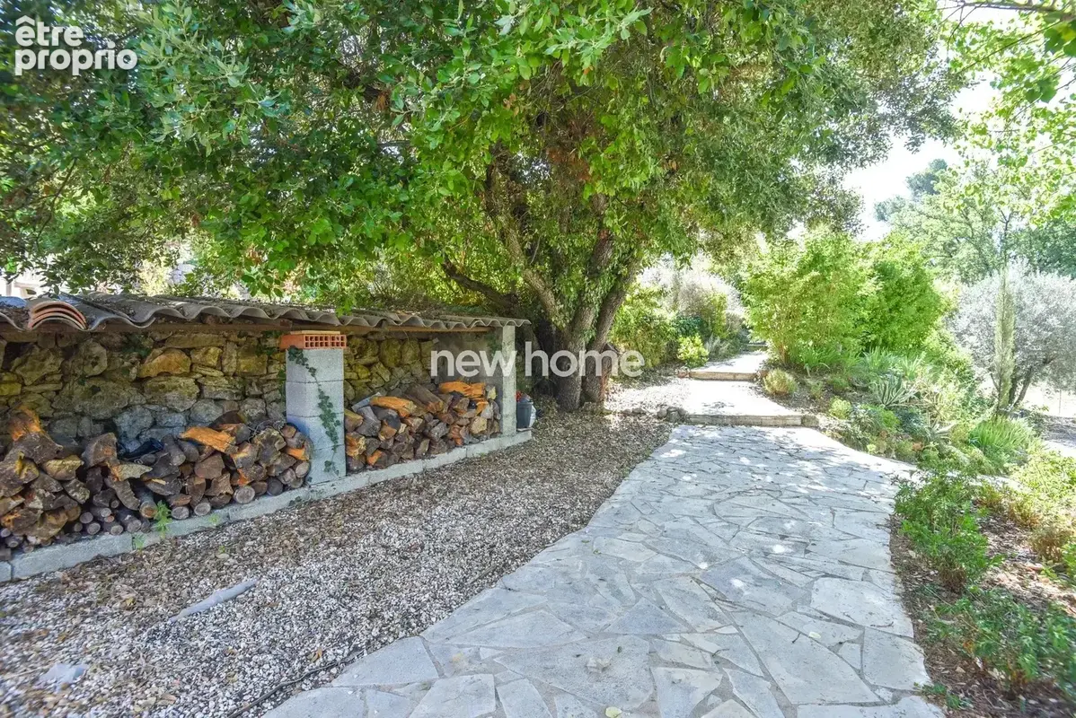 Maison 4 chambres au clame sur un beau terrain arboré - photo 26