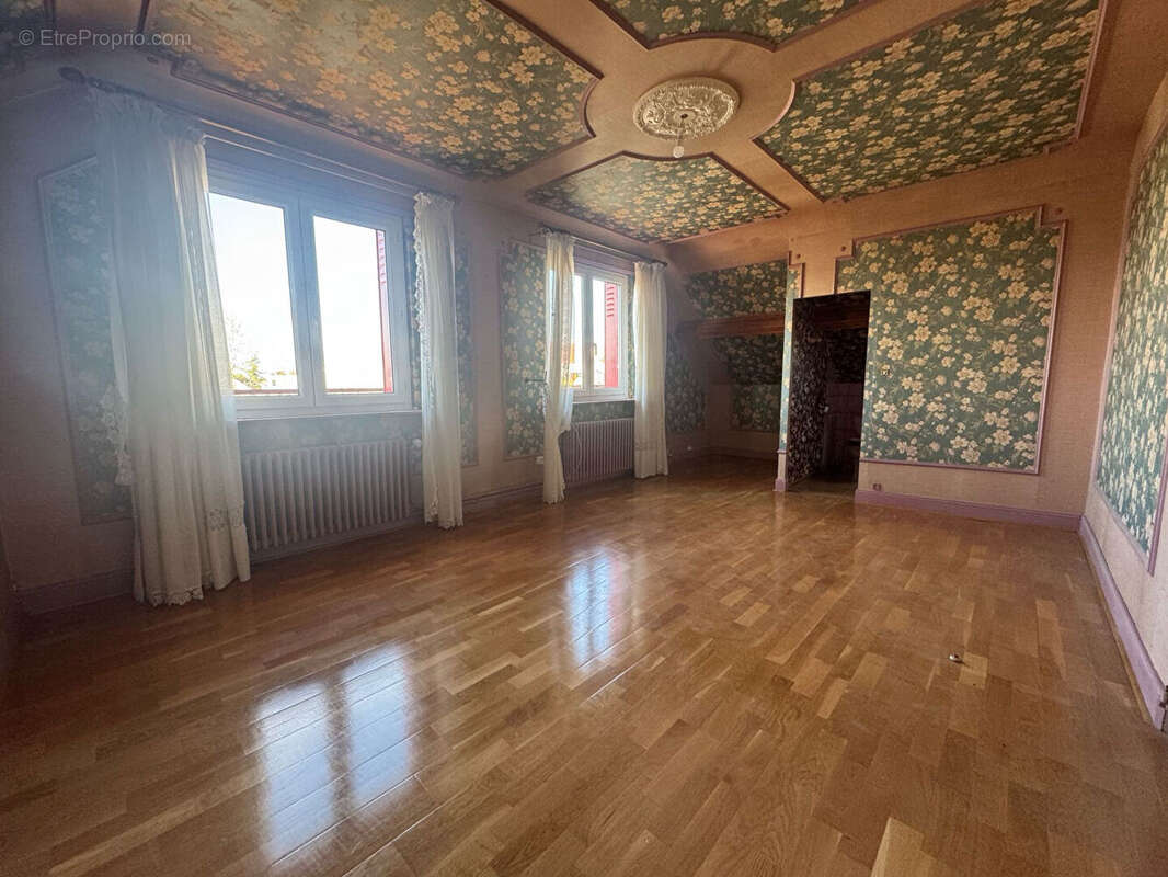 Maison à FLEURY-LES-AUBRAIS