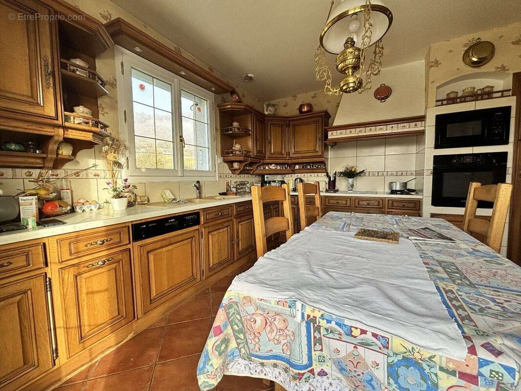 Maison 5 chambres, 210 m2 avec piscine - photo 2