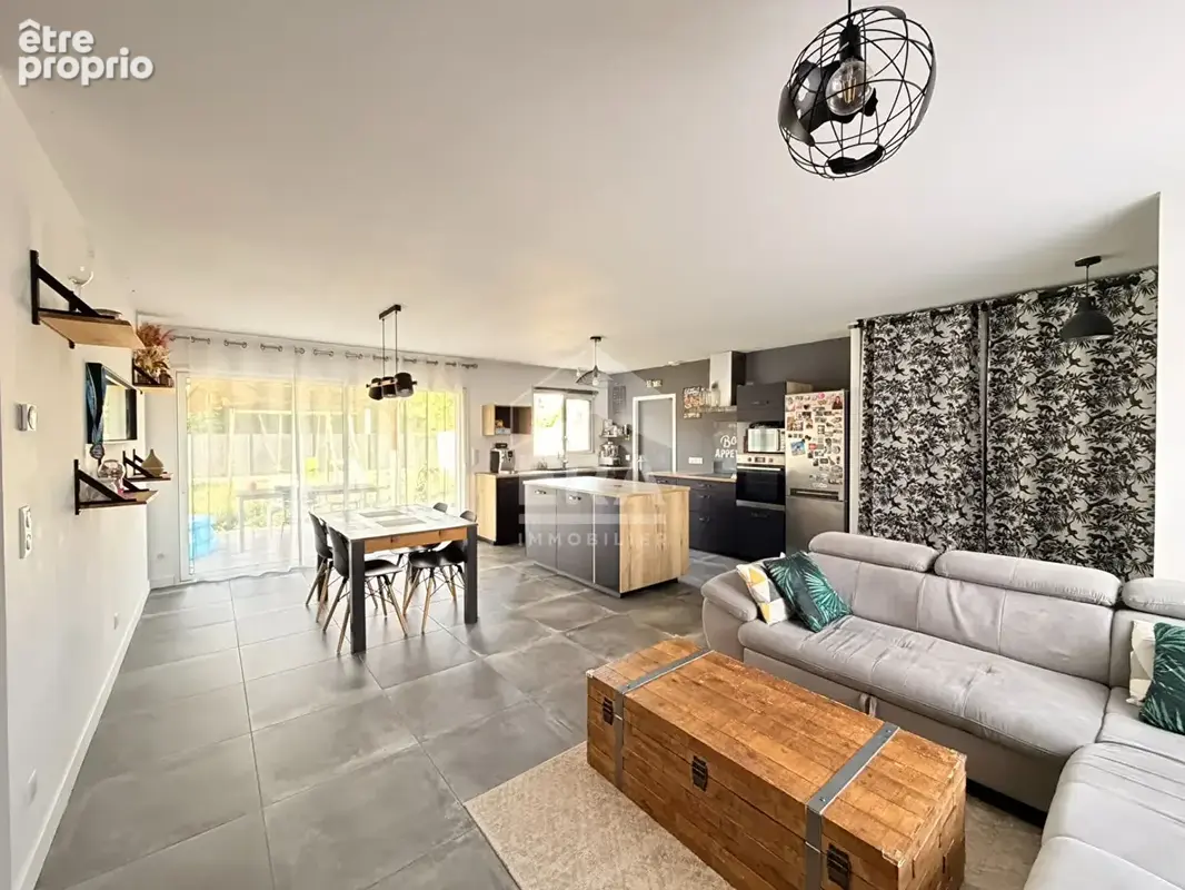 Photo Maison à Ferrieres au prix de 274 000€