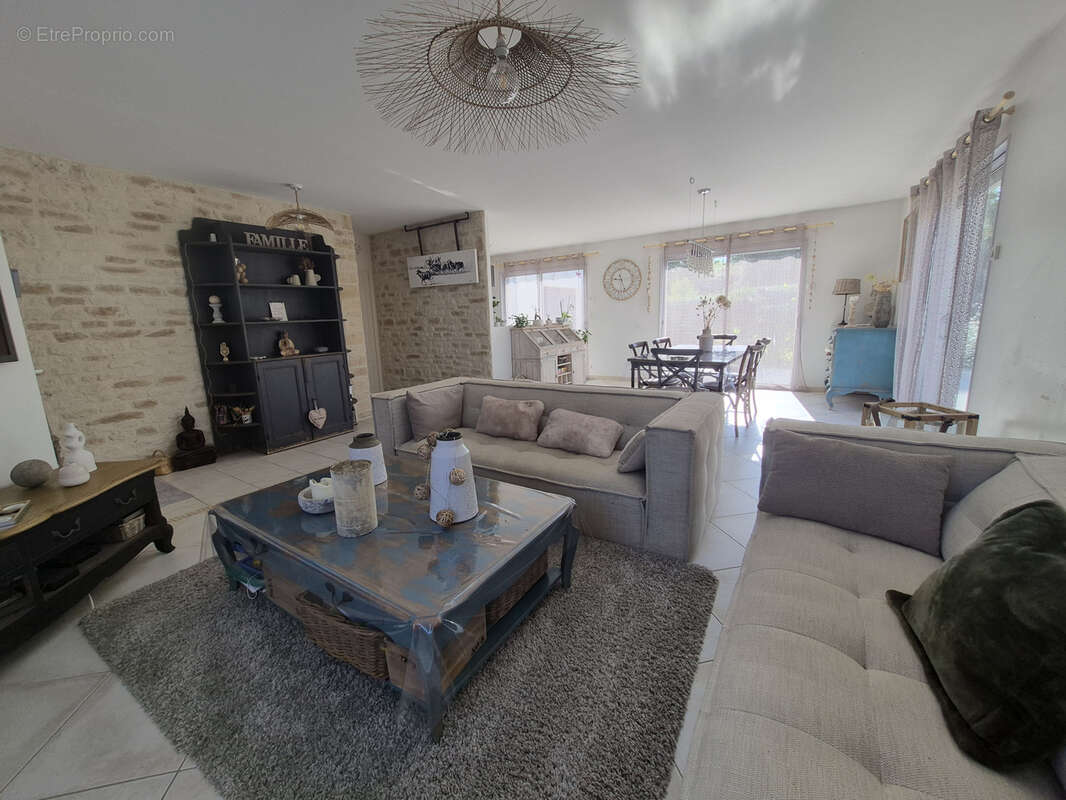 Maison de plain-pied   4 chambres   Sainte-Gemme-la-Plaine (85400) - photo 3