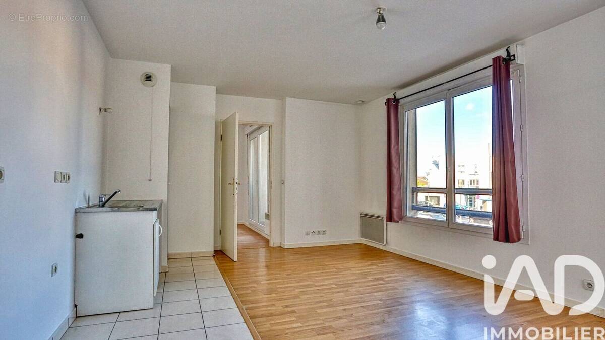 Photo 1 - Appartement à COMBS-LA-VILLE