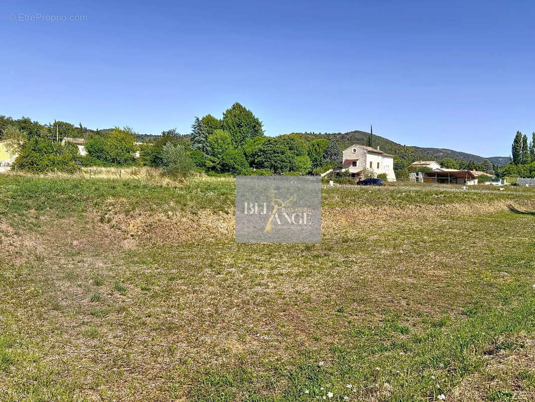 Terrain à VALLON-PONT-D&#039;ARC