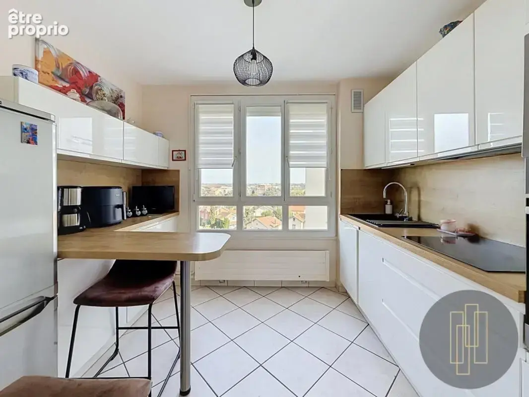 Villefranche - T4 -  85 m² avec balcon, séchoir, cave et parking - photo 3
