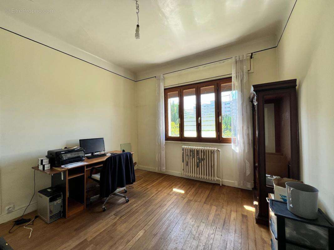 Maison 6 Pièces de près de 145 m2 à vendre dans le secteur du VERNAY - photo 7