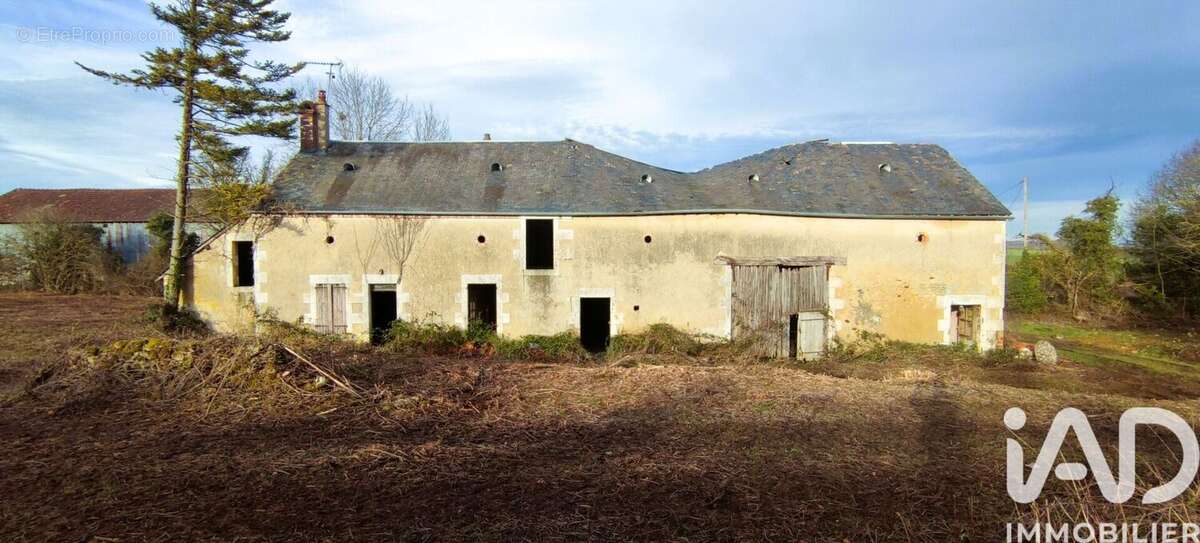 Maison 145 m² à Neuvy-Deux-Clochers  - photo 2