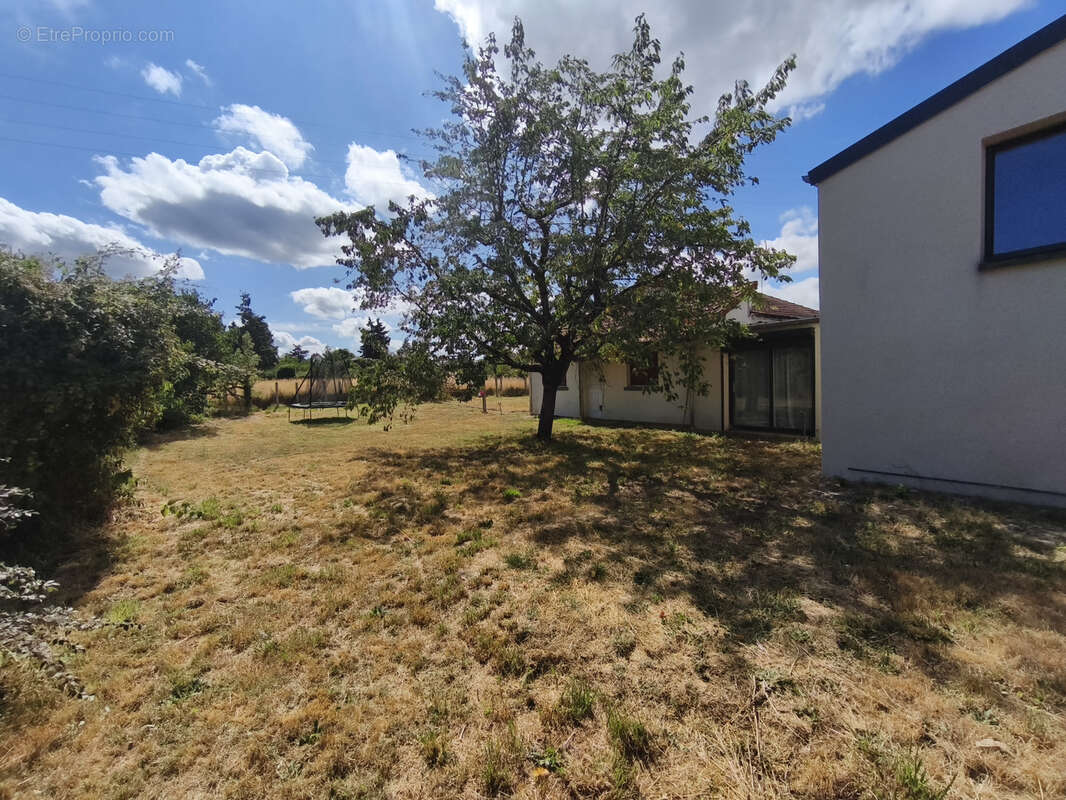 Maison à LA SUZE-SUR-SARTHE