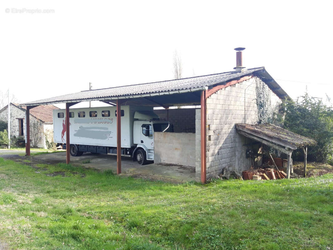 Maison à SAINT-EUTROPE-DE-BORN
