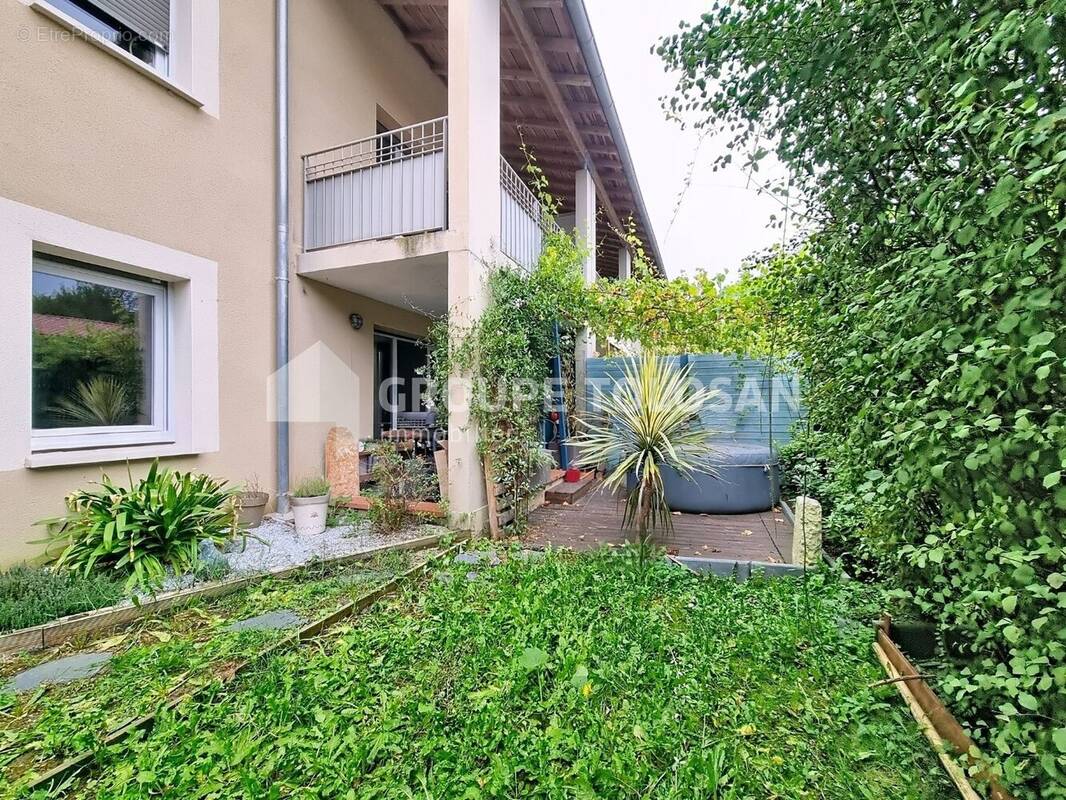 Appartement à POMPERTUZAT