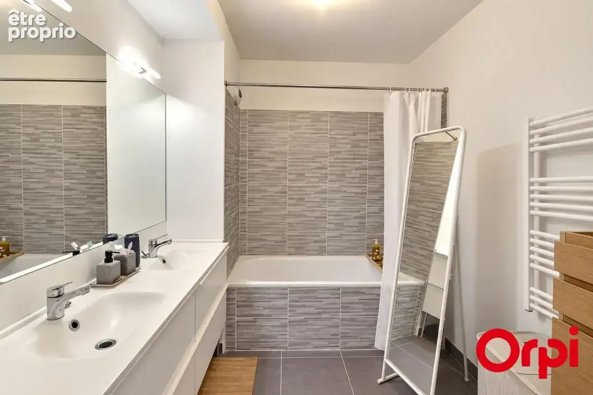 Appartement T3 - 2ème étage -  Résidence Carré Michelet + Terrasse + Place privée - Marseille 13009 - photo 9