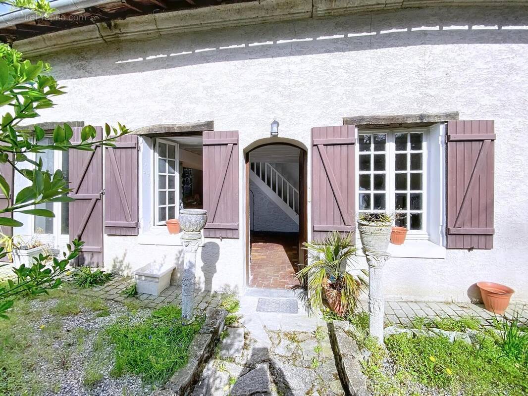 Photo 1 - Maison à COMPIEGNE