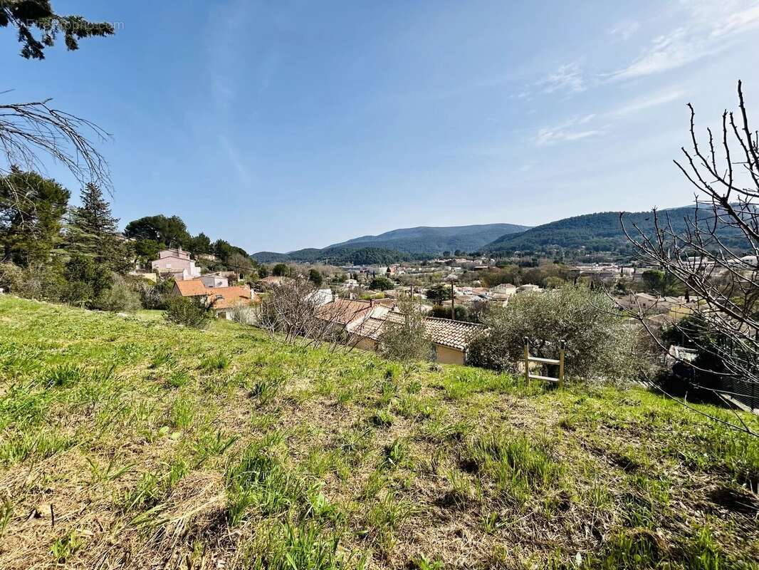 Terrain à AURIOL