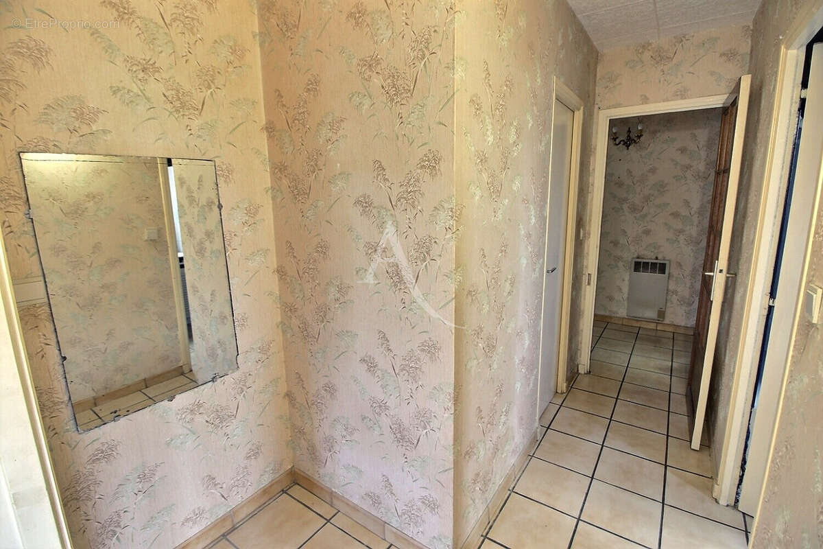 Maison familiale à fort potentiel développant 142 m²  avec 5 chambres sur terrain 3 faces au calme - photo 8