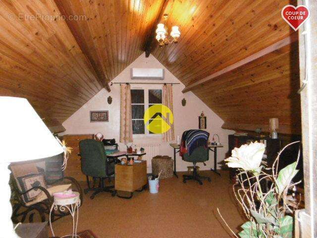 Maison à FONTGOMBAULT