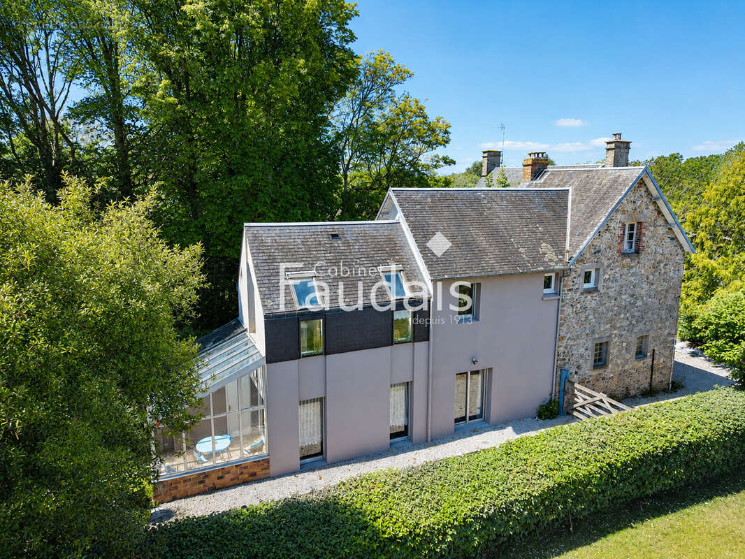Maison à GOUVILLE-SUR-MER