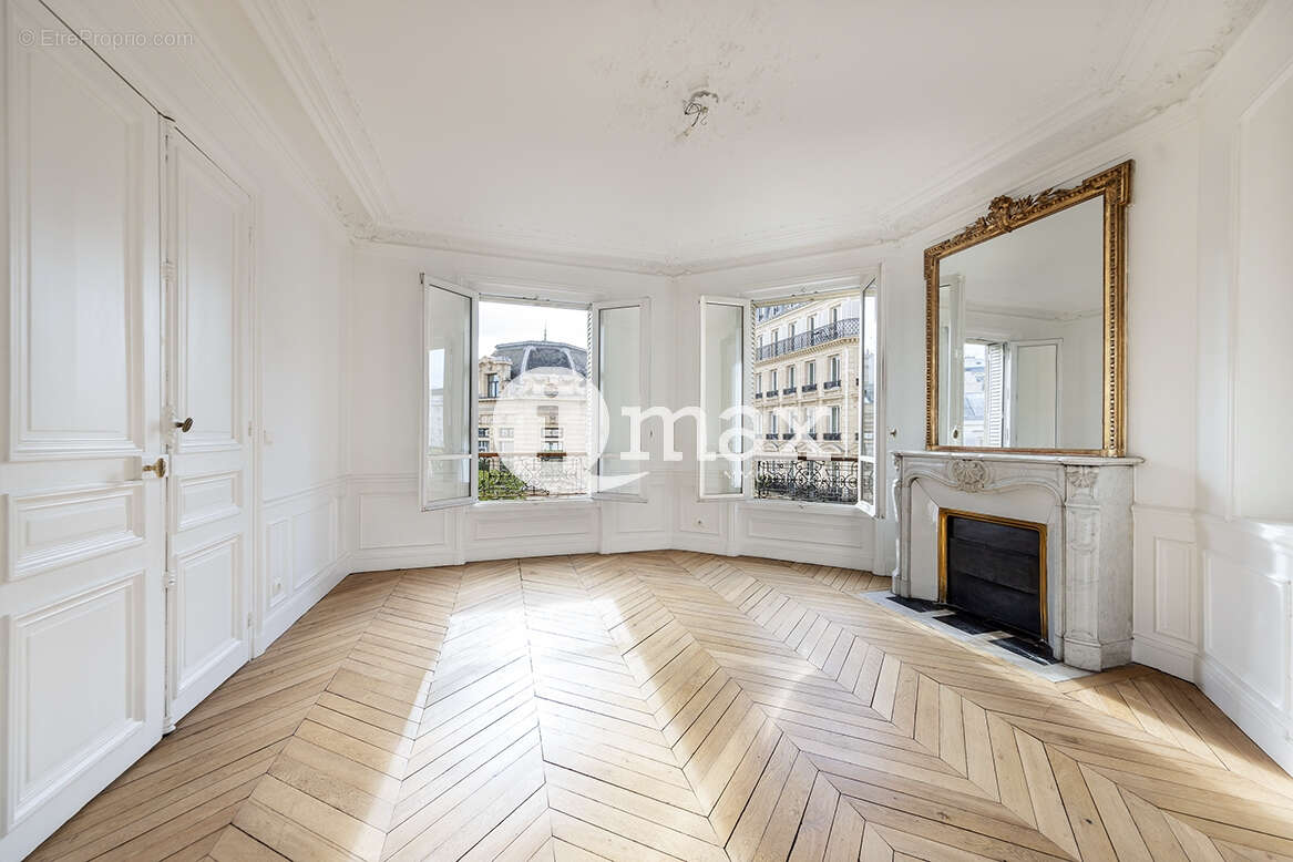 Appartement à LEVALLOIS-PERRET