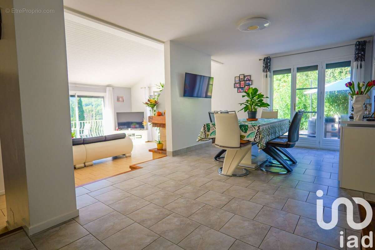 Photo 3 - Maison à ARLES-SUR-TECH