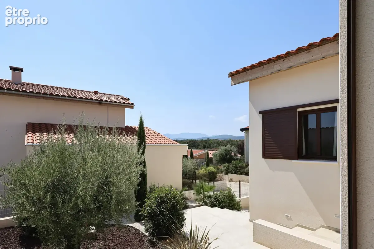 Villa 6 pieces de 2024   140 m2   piscine   dépendance   vue exceptionelle et totalement dégagée - photo 16