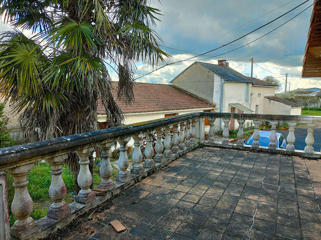 Maison à CUHON