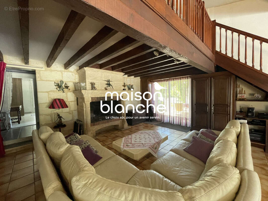 Maison à SAINT-SULPICE-DE-FALEYRENS