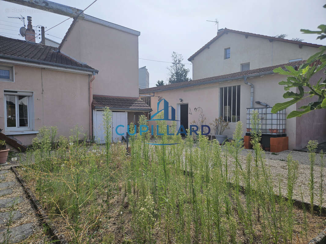 Maison de ville avec terrain sans vis à vis et grand garage 70 m2 - photo 11