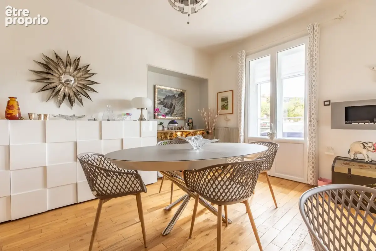 Chamalières, Appart F5, 120 m2, 6 balcons, 3 chbres, 2 toilettes, salle d'eau, salle de bains,  parking, cave, - photo 3