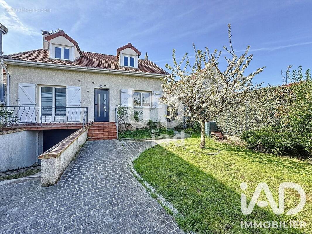 Photo 1 - Maison à GRISY-SUISNES