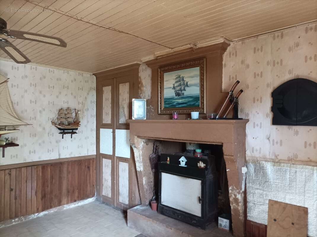 Maison à MONTMOREAU-SAINT-CYBARD