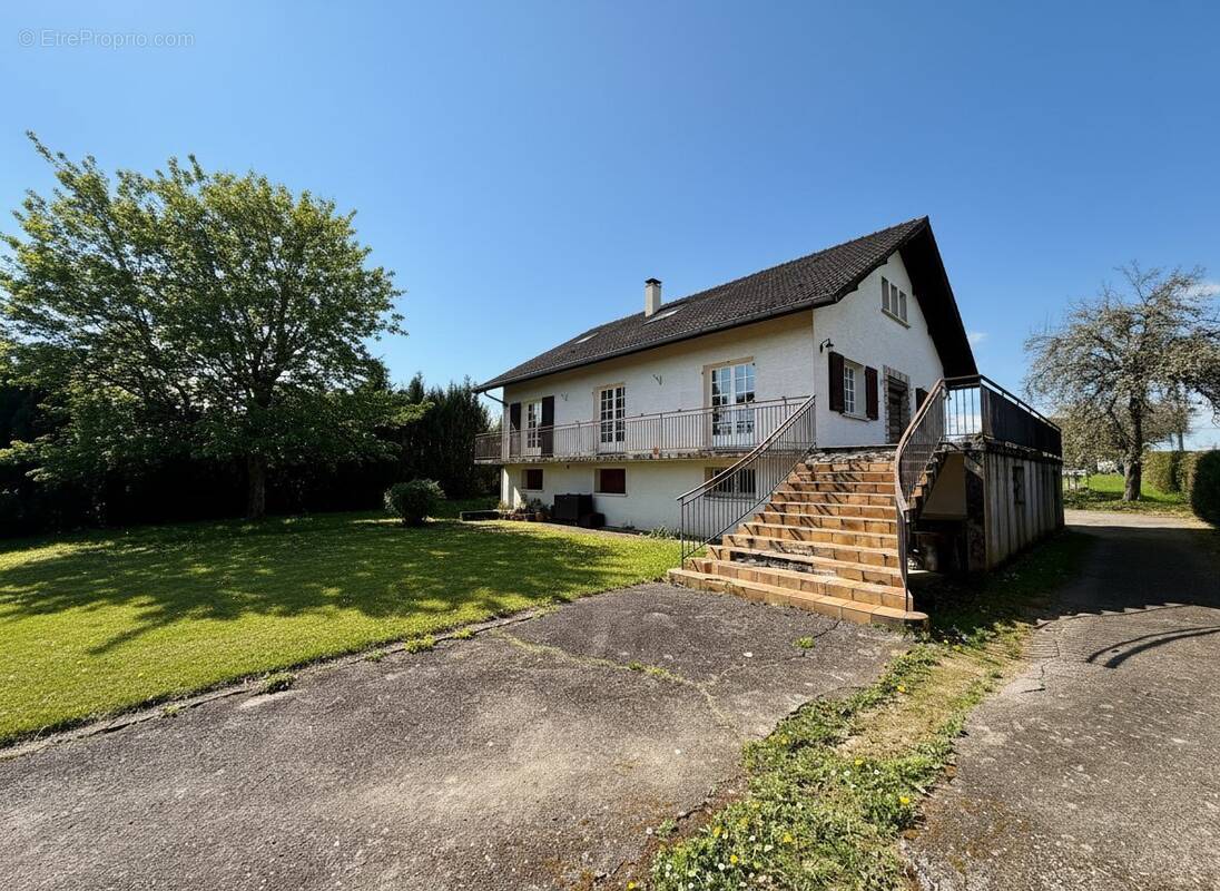 Maison à UXEGNEY