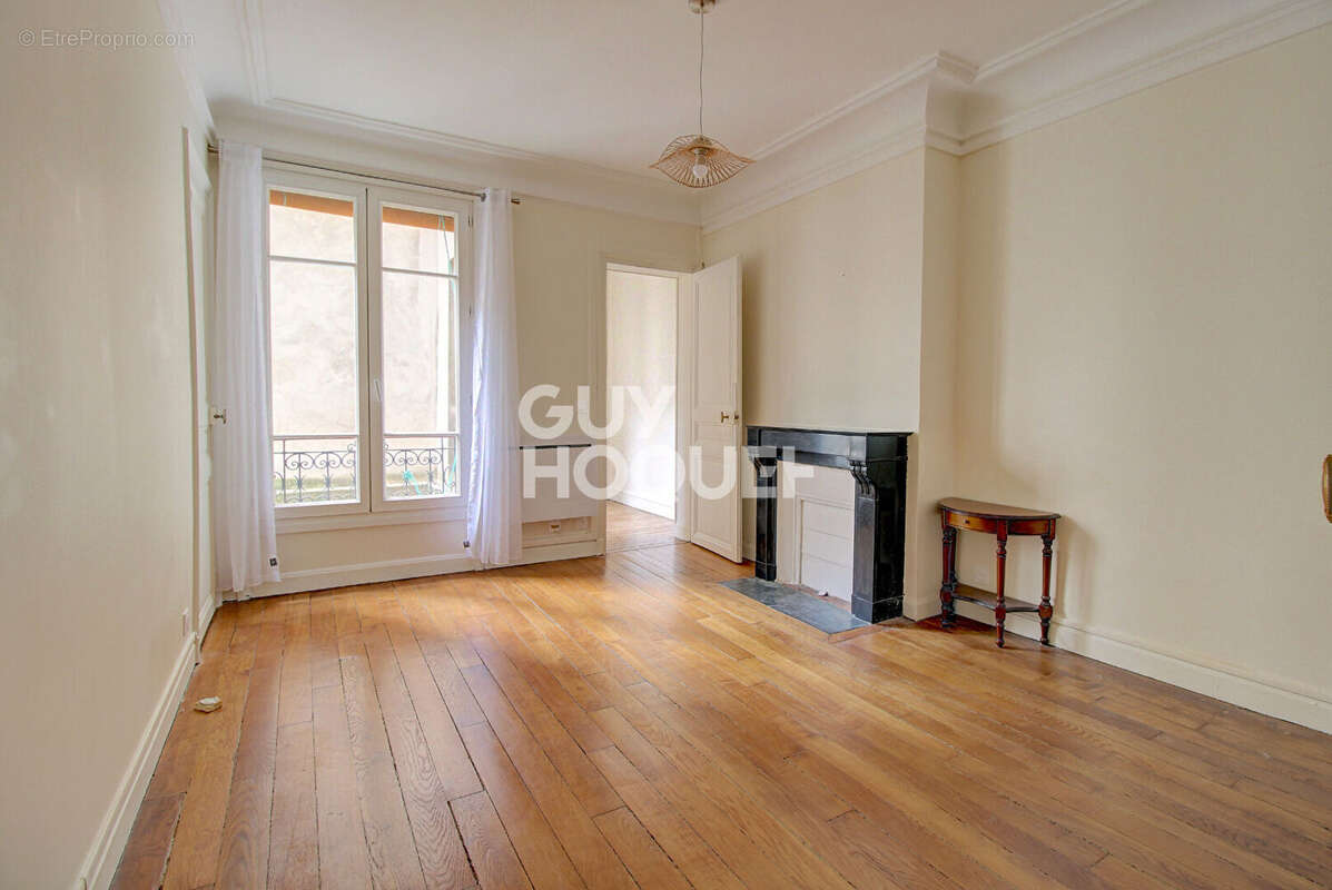 Appartement à PARIS-20E