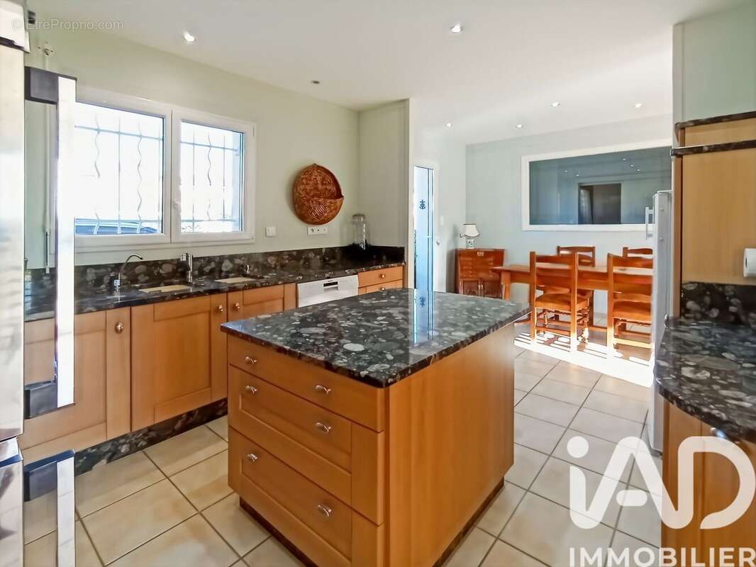 Photo 8 - Maison à MARCILLY-LE-CHATEL