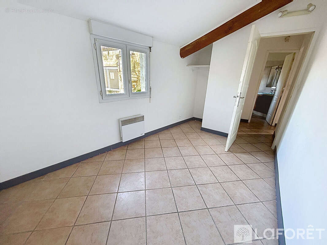 COURTHEZON - Beau T3 lumineux + GARAGE, et parking - photo 3