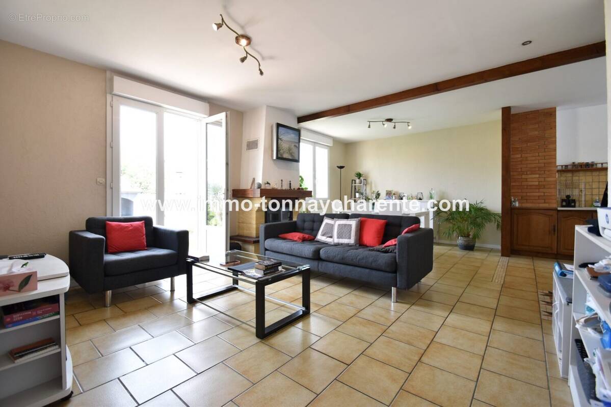 Maison à TONNAY-CHARENTE