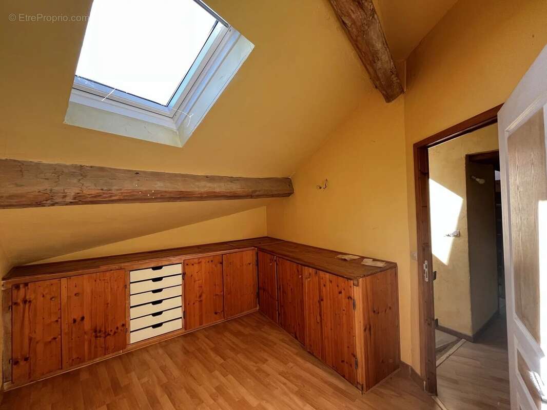 Maison en pierre 8 pièces 165 m² + jardin - photo 7