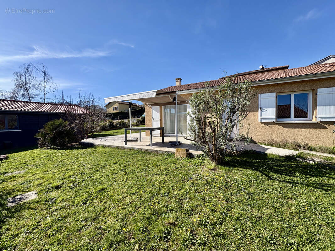 Maison à LE PERREON