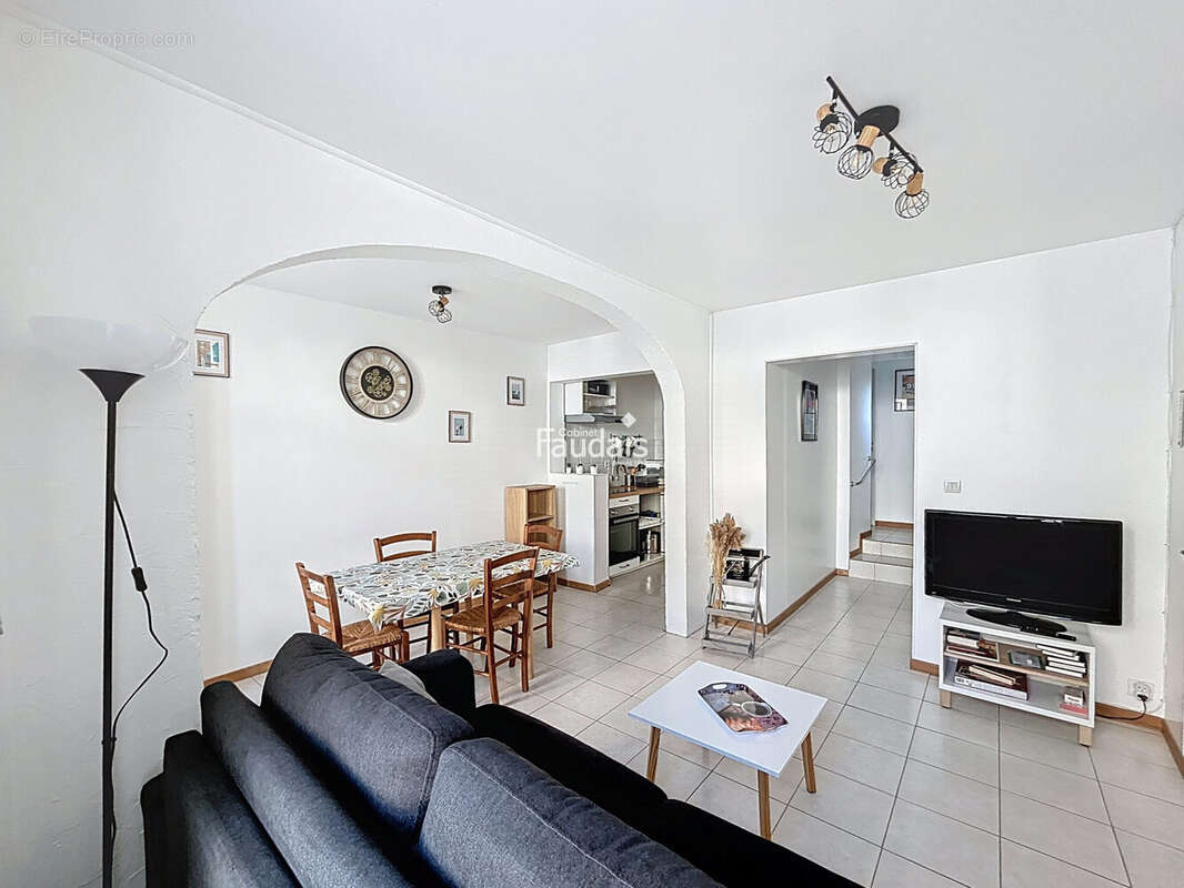 Appartement 140 m² à Grandcamp-Maisy  - photo 2