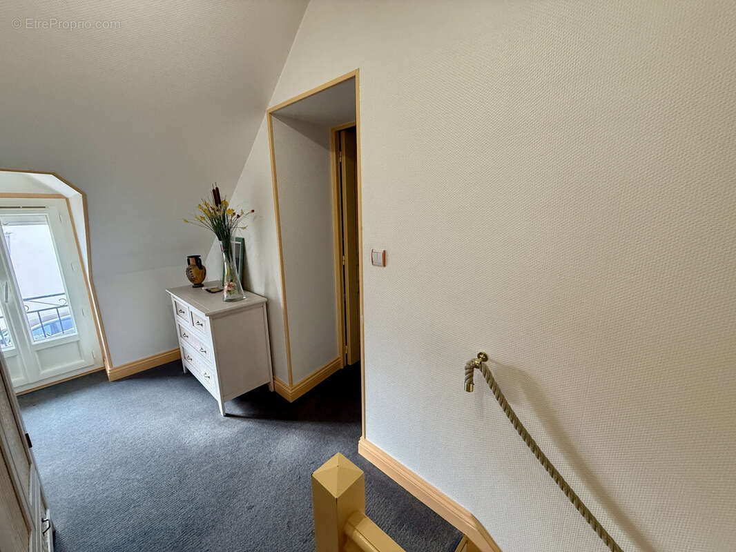 Propriété 8 pièces 135 m2 + Studio de 15 m2 avec Piscine chauffée et grande dépendance sur un terrain de 1200 - photo 16
