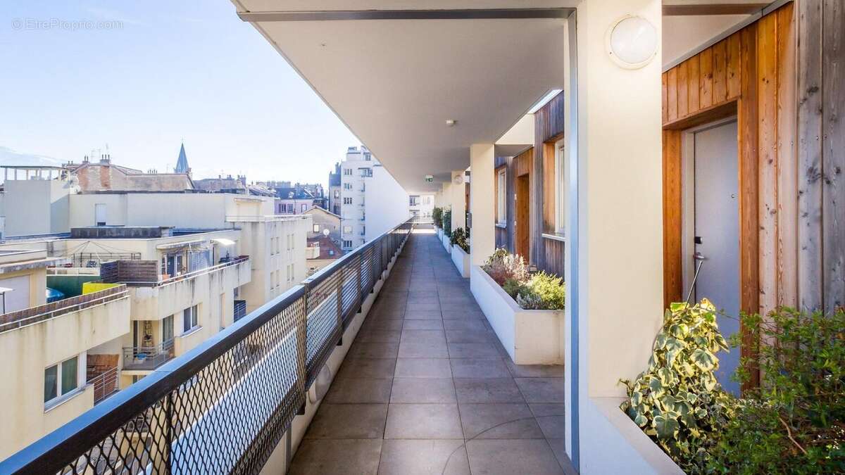 INVESTISSEMENT LOCATIF  GRENOBLE  Résidence d'Affaires Adagio Grenoble Centre - 6,01 % de rentabilité - photo 13