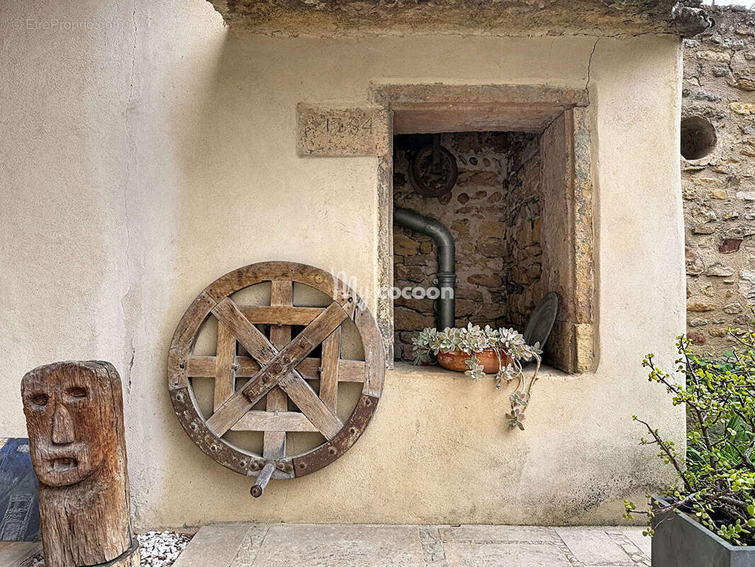 Maison à SAINT-CYR-AU-MONT-D'OR