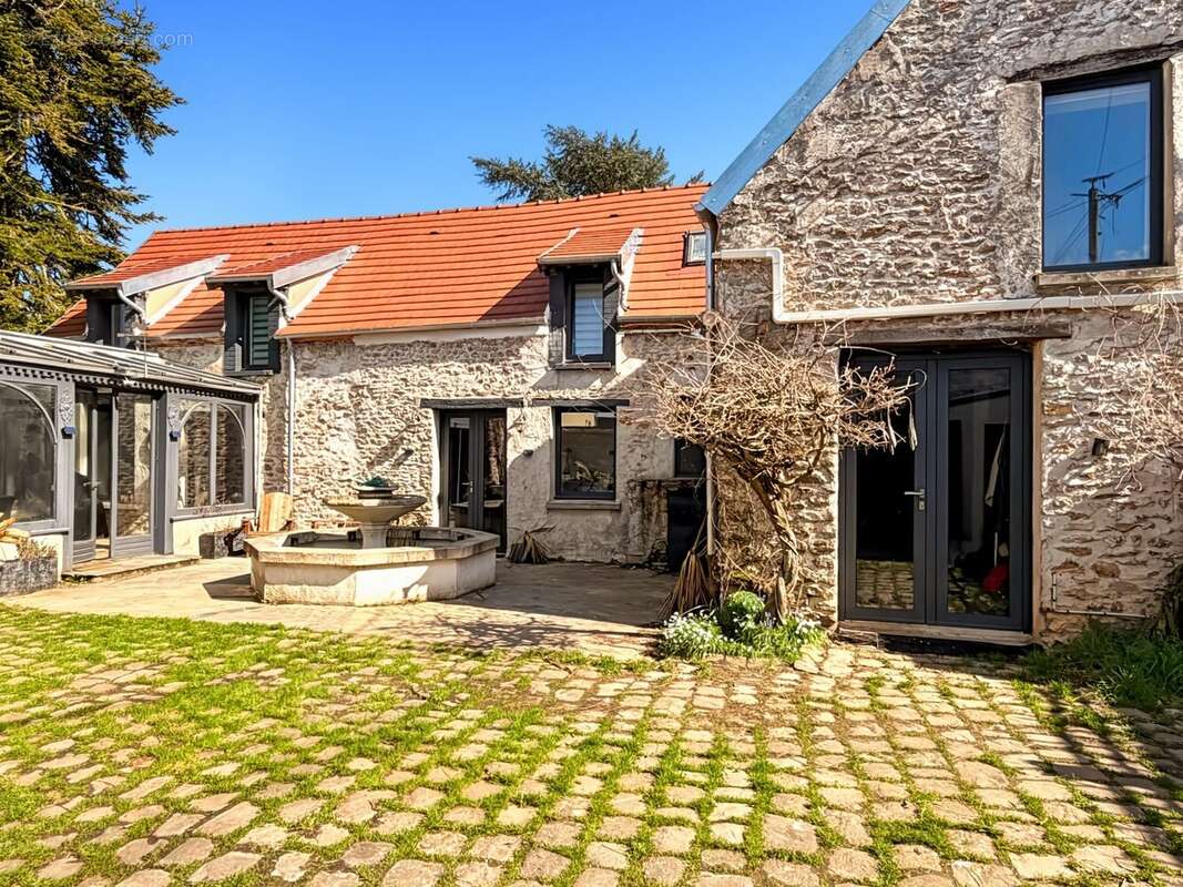 Maison à ETAMPES