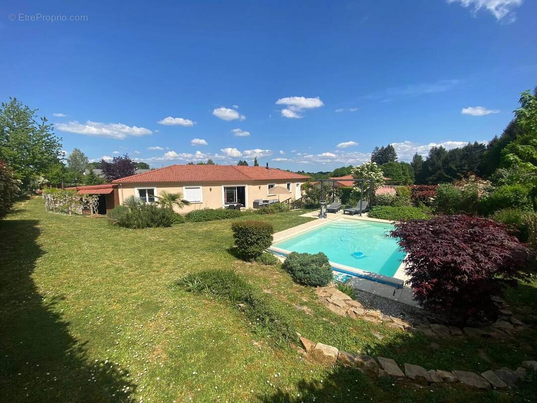 Maison à COGNAC-LA-FORET