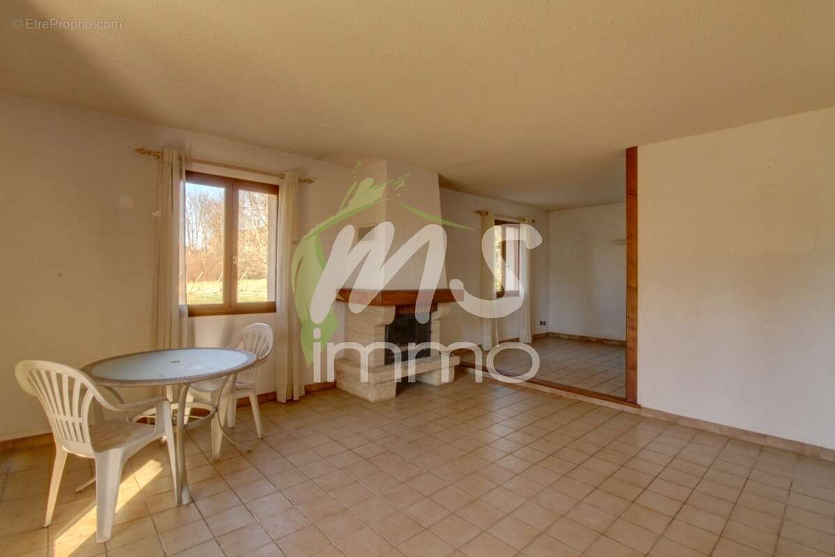 Maison à LA ROCHE-DES-ARNAUDS