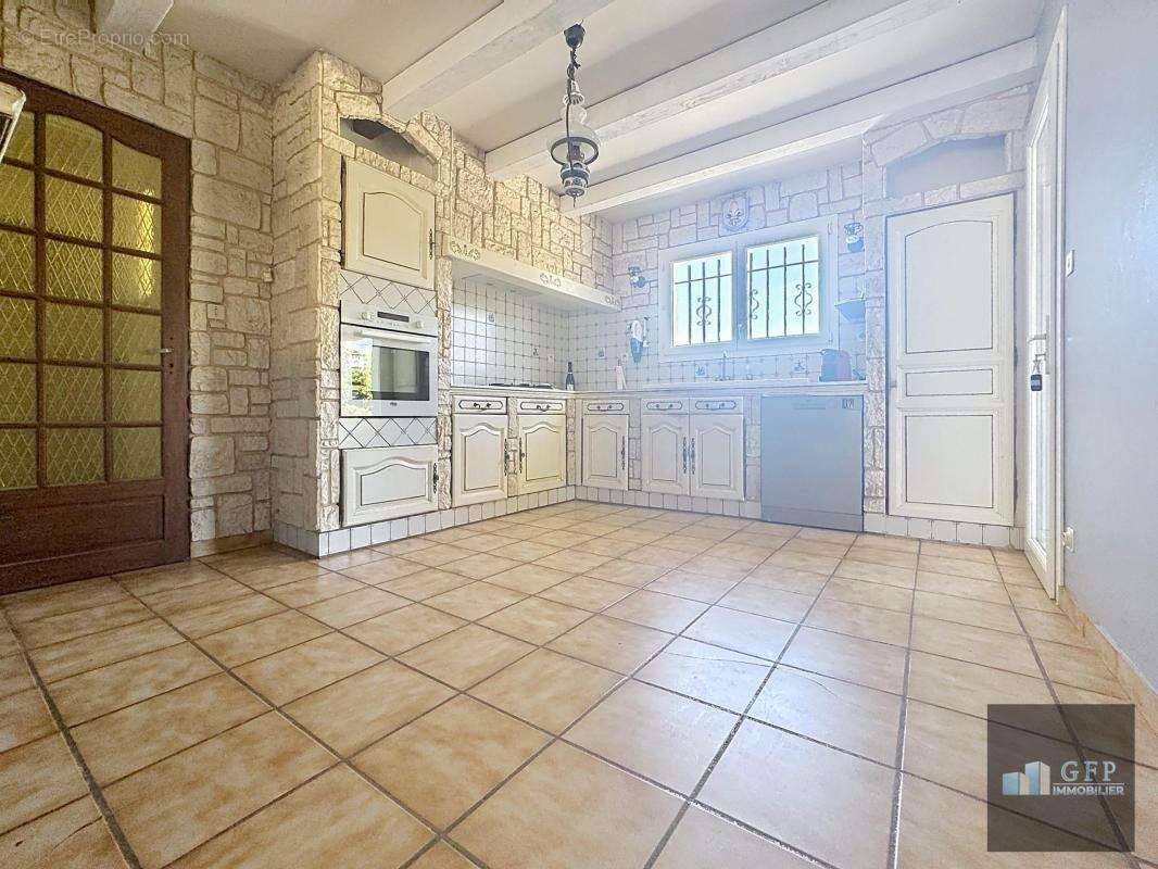 Maison à CARQUEIRANNE