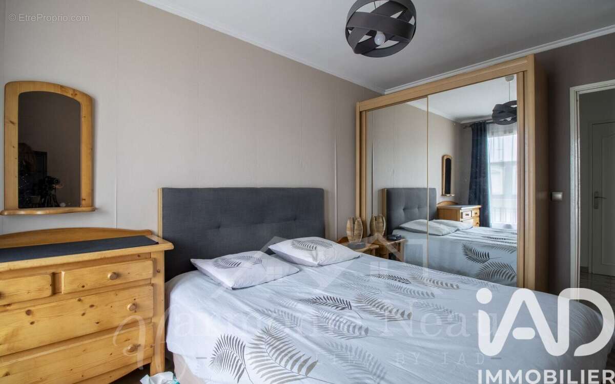 Photo 8 - Appartement à LIVRY-GARGAN