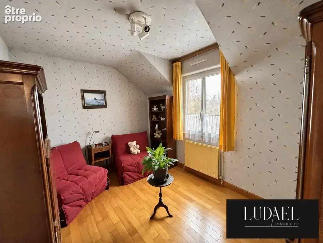 Maison familiale de 136 m² avec jardin paysager et double garag - photo 14